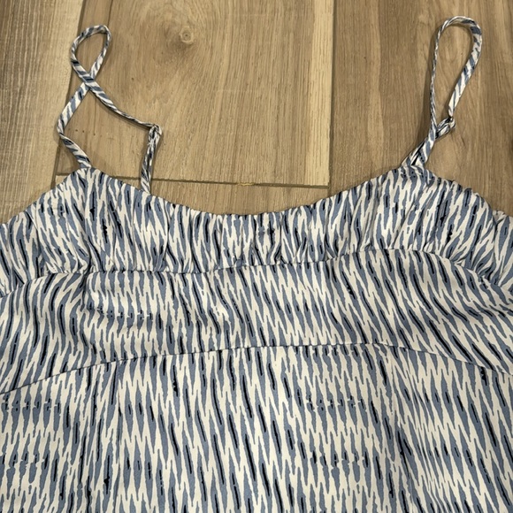 Top - Picture 4 of 6